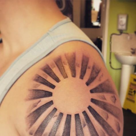 Danielle Ronson on Instagram: "Shaded sun rays added to an ongoing sleeve today #indelibleink #barberdts #eztattoocartridges #eztattoo #ezpen #tattoo #tattoos #shaded #shadedtattoo #ray #sunrays #sunraytattoo #blackandgrey #blackandgreytattoo #clouds #clouding #cloudtattoo #ongoing #femaletattooartist #uktta" Rays Tattoo, Sun Rays Tattoo, Ray Tattoo, Cloud Tattoo, D Tattoo, Female Tattoo Artists, Sun Rays, Sleeve Tattoo, Black And Grey Tattoos