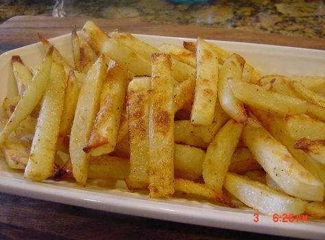 BEST OVEN BAKED FRIES AND POTATO WEDGES Fries Plating, Oven Baked Fries, Cajun Fries, Potato Wedges Recipe, Wedges Recipe, Best Oven, Baked Fries, Potato Wedges, Super Easy Recipes