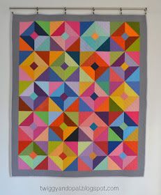 Solid Color Quilts, Solid Fabric Quilts, Modern Geometric Quilt, Hst Quilts, Colorful Quilt, Solid Quilt, Quilt Modernen, Triangle Quilts, Half Square Triangle Quilts