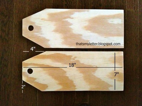 Do It Yourself Decoration, Wreath Alternative, Door Tags, Wood Tags, Holiday Tags, Wooden Tags, Creation Deco, Christmas Wood Crafts, Navidad Diy