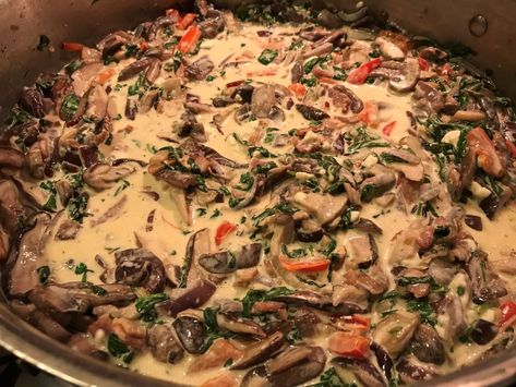 Mushroom Gorgonzola Pasta, Gorgonzola Cheese Recipes, Gorgonzola Pasta, Spinach Mushroom Pasta, Pasta With Spinach, Spinach Mushroom, Gorgonzola Cheese, Spinach Pasta, Mushroom Pasta