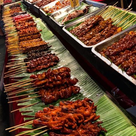 [OC] More Filipino BBQ Hott Asia Bazaar Makati https://ift.tt/2MsYy8S #food #meal #foods #healthyfood #keto Filipino Street Food Photography, Pinoy Street Food, Filipino Bbq, Filipino Street Food, Bahay Kubo, Skewers Grill, Filipino Culture, Street Foods, Pinoy Food