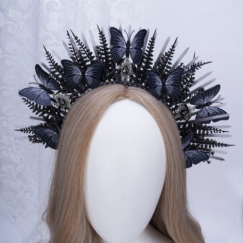 👑 Product Description:  -- Appearance: This black halo crown made of zippers has several beautiful black butterflies dancing on Persian leaves.  -- Adjustable size: One size fits most people, ideal for adults.  -- Comfortable to wear: Halo crown is convenient and comfortable to wear, and will not pull out hair when removed. -- Widely available: This Tiara is perfect for party, cosplay, wedding, stage productions, renaissance, christmas, birthday or other special occasions.  -- You can use it yo Elf Headband, Rave Wedding, Butterfly Crown, Leaf Headpiece, Headband Gold, Fairy Crown, Black Fairy, Mermaid Halloween, Diy Crown