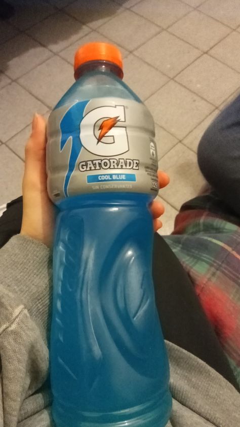 Gatorade Azul, Gatorade Aesthetic, Gatorade Bottle, Grocery Store, Drink Bottles, Fun Things To Do, Collage, Drinks, Iphone