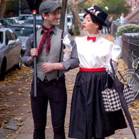 Les meilleurs Déguisements de Couple : Spécial Disney | Fleurs Roses Mary Poppins Kostüm, Halloween Costume Couple, Mary Poppins Costume, Meme Costume, Halloween Costumes Diy Couples, Cute Couples Costumes, Best Couples Costumes, Clever Halloween, Costume Disney