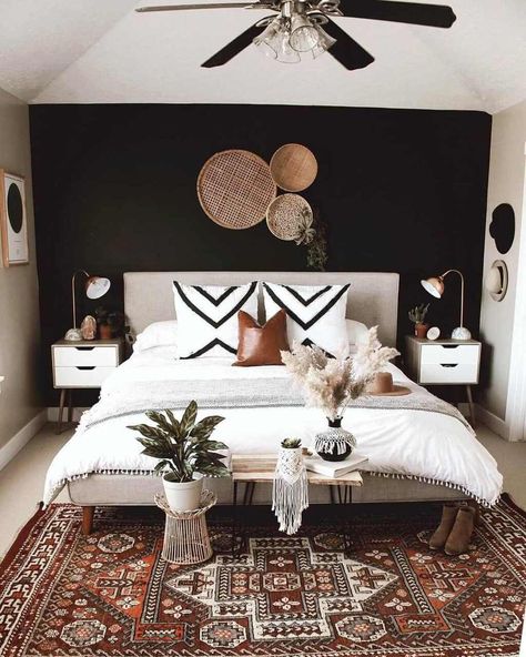 Black Walls Bedroom, Rum Inspo, Wall Interior, Dekorasi Kamar Tidur, Black Bedroom, Bilik Tidur, Living Room On A Budget, Simple Bedroom, Master Bedrooms Decor