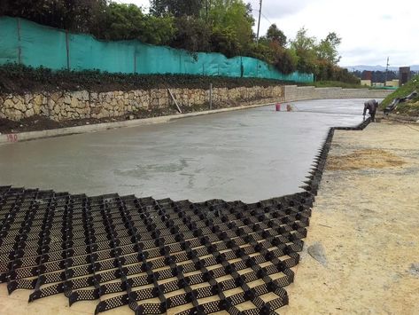 PRICES MAY VARY. ☺【Upgraded Polyethylene Material】Geo grid is made of upgraded 5 CM (2 IN) thickened HDPE, which can be upgraded to fit any type of aggregate or filler, sand, grass, stone, cobblestone, and can be covered on over soft soil、expansive soils, asphalt, concrete, to reinforcement all kinds of ground. ☺【8000LBS/3600kg Load Bearing】If you are a car lover and need a large load-bearing gravel grid for parking sedan Light Heavy Truck Camper Van, then this upgraded HDPE Geogrid with Heavy L Driveway Ideas Cheap, Courtyard Backyard, Double Wide Remodel, Permeable Driveway, Driveway Pavers, Diy Driveway, Pea Gravel Patio, River Rock Landscaping, Gravel Driveway