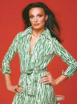 Diane von Fürstenberg wearing her wrap dress on the cover of Newsweek in 1976. A cultural milestone. Prep women don't own many dresses, but they own the wrap. It looks good on everyone, comes in many patterns, and travels well. Nordstrom sells a silk model for $180. Diane Von Furstenberg 70s, Wrap Dress Dvf, Diane Von Furstenberg Wrap Dress, Dvf Wrap Dress, 1970 Dress, Famous Dress, Elsa Schiaparelli, Diane Von Furstenberg Dress, Iconic Dresses