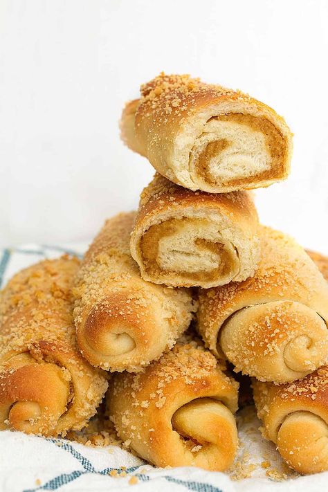 Senorita Bread Recipe (Filipino Spanish Bread) Señorita Bread, Senorita Bread Recipe, Senorita Bread, Filipino Bread Recipe, Spanish Bread, Sweet Bread Rolls, Stuffing Recipes For Thanksgiving, Dessert Tea, Bread Roll