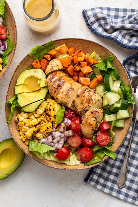 Potatoes And Avocado, Homemade Honey Mustard Dressing, Salat Bowl, Homemade Salad Dressing Healthy, Homemade Honey Mustard, Vegan Feta Cheese, Easy Grilled Chicken, Honey Mustard Dressing, Chicken Sweet Potato