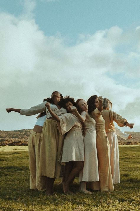 Sister Circle, Passion Photography, Sisters Photoshoot, Women's Circle, Healing Space, Never Alone, Mind Body And Soul, Circle Of Life, Foto Inspiration