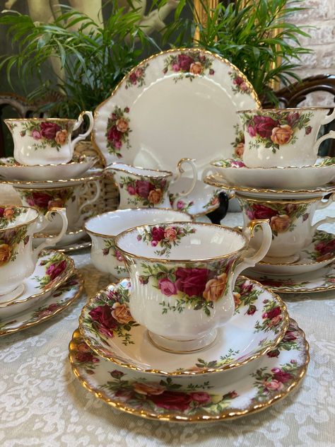 20 Space-Saving Kitchen Cabinet Solutions Beautiful Tea Set, Cinderella Decorations, Royal Albert Tea Sets, Elegant Tea Set, English Tea Set, Royal Decorations, Antique Tea Sets, Royal Albert Tea Cup, Tea Cup Collection