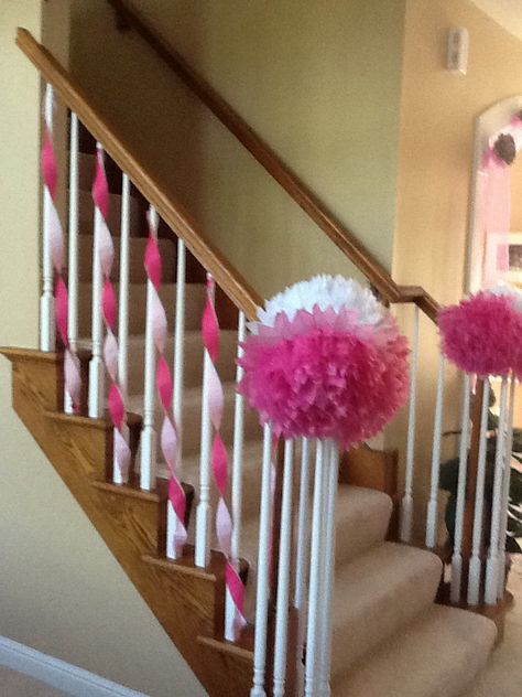 Stair case with streamers & poms Streamer Staircase Decor, Birthday Staircase Decor, Birthday Streamer Decoration Ideas, Bannister Decorations, Baby Sprinkle Decorations, Birthday Streamers, Streamer Party Decorations, Streamer Decorations, Simple Birthday Decorations