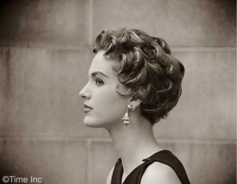 1953-The-Italian-Cut-Hairstyle-Craze Hat Hairstyles Short Hair, 1950s Hairstyle, Vintage Short Hair, Hairstylist Fashion, Women Haircut, Poodle Hair, Italian Hair, 1950s Hairstyles, 50s Hairstyles