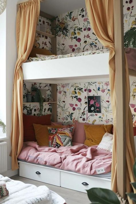 Shared Sister Bedroom Magic: Cute Ideas &amp; Tips Room Decor Ideas For Two Sisters, Shared Girls Room Teen, Small Shared Room Ideas, Shared Sisters Bedroom, Small Shared Girls Bedroom, Bedroom Ideas For Two Sisters, Bedroom Ideas For Sisters, Sister Room Ideas Shared Bedrooms, Room For Sisters