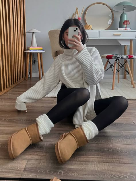 Slouch Socks Outfit, Outfit Ideas Cold Weather, Ny Fits, Ugg Fits, Ugg Outfits, Eclectic Closet, Smart Outfits, Stile Blair Waldorf, Outfit Botas