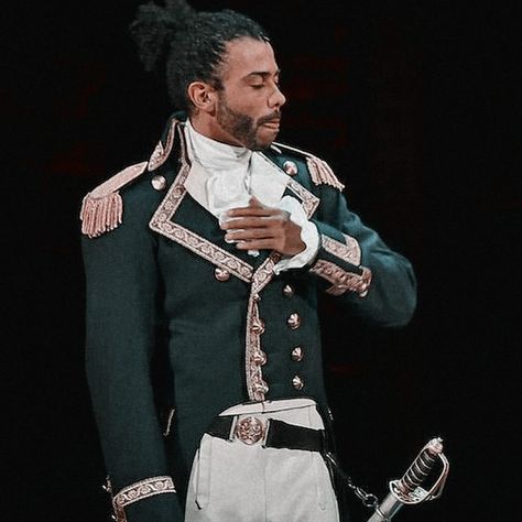 𝙢𝙖𝙧𝙦𝙪𝙞𝙨 𝙙𝙚 𝙡𝙖𝙛𝙖𝙮𝙚𝙩𝙩𝙚 (𝙙𝙖𝙫𝙚𝙚𝙙 𝙙𝙞𝙜𝙜𝙨). Lafayette Hamilton Icon, Marquis De Lafayette Hamilton, Daveed Diggs Lafayette, Hamilton Lafayette, Hamilton Characters, Lafayette Hamilton, Jefferson Hamilton, Hamilton Aesthetic, Marquis De Lafayette