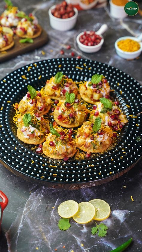 Papri Chaat is a savory, crunchy street style snack, that is as appealing in taste as it looks. Make it Chatpata and Chatkharaydar with Shan Chaat Masala and satisfy your love for chaat. Make this One bite Papri Chaat today in Iftar and share your feedback with us. #ShanChaatMasala #KhushiyanChakhLo #SooperChef#pinterestrecipes #pinterestideas #pinterestworthy #foodphotos #foodpics #foodphotography #foodimages #pinterestinspired #foodstyling #Sooperchef #foodpresentation Papri Chaat Recipe, Papri Chaat, Easy Corn Recipes, Chana Chaat Recipe, Chats Recipe, Iftar Recipes, Chaat Recipe, Chaat Masala, Corn Recipes