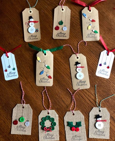 DIY Christmas Tags are fun and easy to make and the possibilities are endless. See how to make them at www.diyvibes.net #gifttags #diygifttags #Christmasgifttags #homemadegifttags Origami Gift Tags, Small Craft Ideas, Diy Christmas Gift Tags, Christmas Button Crafts, Joululahjat Diy, Homemade Gift Tags, Diy Christmas Tags, Kerajinan Diy, Christmas Gift Tags Diy