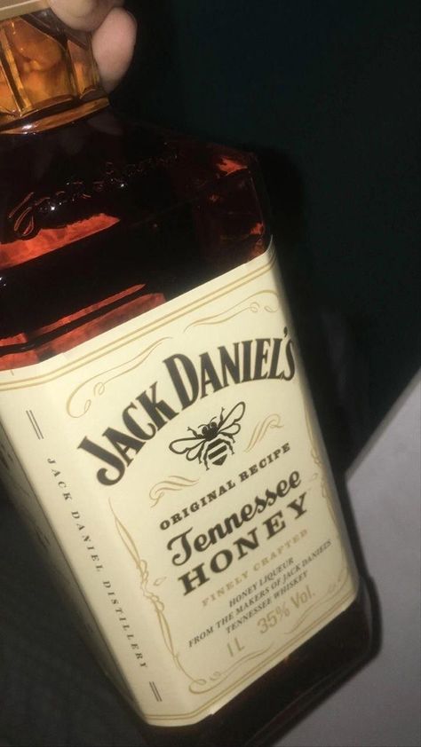 Vodka Tumblr Aesthetic, Jack Daniel Aesthetic, Alcohol Snapchat Party, Jack Daniels Drinks, Jack Daniels Honey, Alcohol Pictures, Alcoholic Drinks Pictures, Aesthetic Tumblr Backgrounds, Album Cover Wallpaper Collage