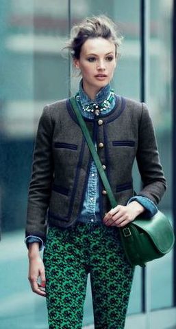 jcrew 2012 Jcrew Outfit Ideas, Chanel Inspired Outfit, Patterned Trousers, Winter Green, Casual Luxe, J Crew Style, Chanel Jacket, Preppy Chic, Green Pants