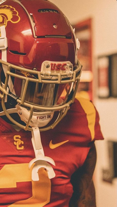 Football Swag, Football Senior Pictures, Usc Trojans Football, Football Drip, Football Poses, Usc Football, Football Pics, Football Photography, Football Pitch