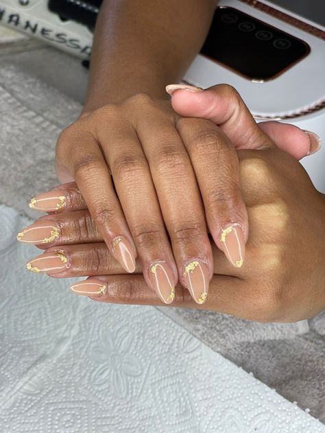 Nude acryic set + gold flakes Gold Flakes Nails, Natural Almond Nails, Nude Acrylic Nails, Gold Flake, Almond Nails Designs, Almond Shaped, Neutral Nails, Gold Flakes, Gold Nails