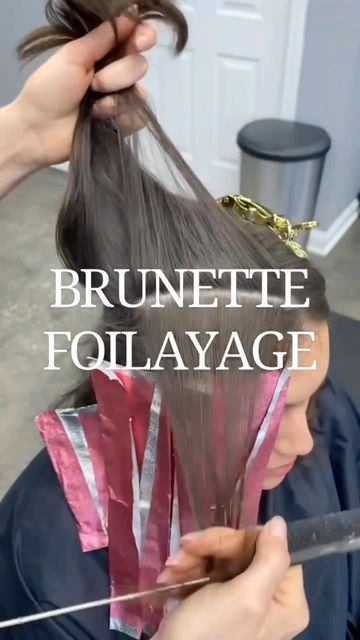 Highlights For Brunette, Caramel Highlights On Dark Hair, Balayage Hair Brunette With Blonde, Teasy Lights, Straight Hair Highlights, Balayage Hair Tutorial, Dark Chocolate Brown Hair, Women's Haircuts, Dark Brown Balayage