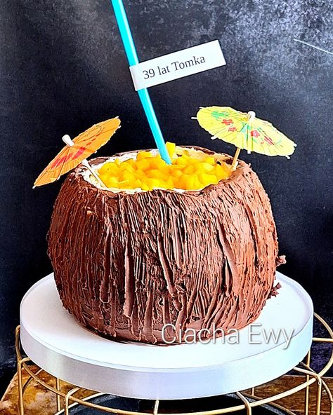 Hawaiian Theme Cakes, Hawaiian Birthday Cakes, Tropical Birthday Cake, Drink Cake, Hawaii Cake, Moana Birthday Cake, Pina Colada Cake, Hawaiian Cake, Cocktail Cake