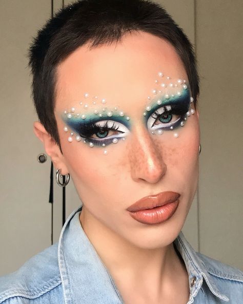 Blue Drag Makeup Looks, Drag Makeup Looks Easy, Drag Eyeshadow Looks, Drag Makeup Inspiration, Glam Drag Makeup, Drag Inspiration, Drag Nails, Blue Drag Makeup, Easy Drag Makeup