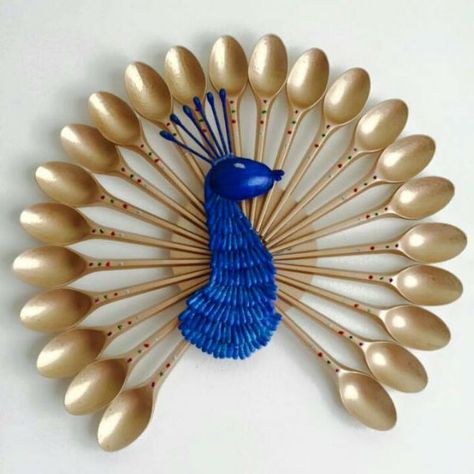 Peacock Crafts For Kids, Easy Art And Craft Ideas, Easy Art And Craft, Plastic Spoon Art, Craft Ideas For Adults, Spoons Diy, Plastic Spoon Crafts, Spoon Craft, Peacock Crafts