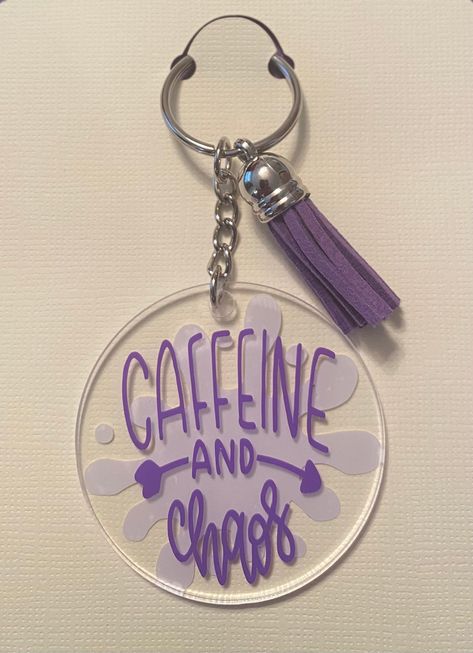 Mother’s Day Cricut Ideas, Mother’s Day Crafts To Sell, Cricut Mothers Day Gifts To Sell, Circle Keychain Ideas, Mothers Day Cricut Ideas, Acrylic Keychain Ideas Vinyl, Round Acrylic Keychain Ideas, Cricut Mothers Day Gifts, Cricut Keychain Ideas