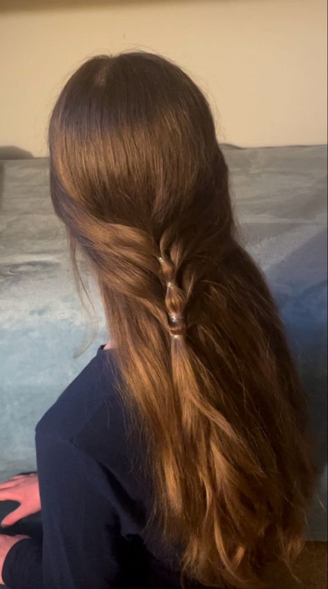 Medieval Hairstyles Straight Hair, Eowyn Hair, 1500s Hairstyles, Narnia Hairstyles, Peasant Hairstyles, Targaryen Inspired Hair, Lotr Hairstyles, Midevil Hair Styles, Medival Hairstyle Easy