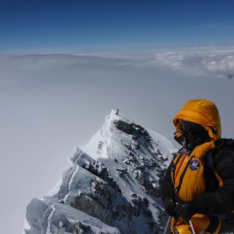 3 months ago today! Descending from the summit of Mt Everest on 17th May. The climbers in the background are at the South Summit. Mountaineering Aesthetic, Everest Summit, The Climber, Mt Everest, Big Mountain, Mountain Climbers, Ice Climbing, Mountain Climbing, Gap Year