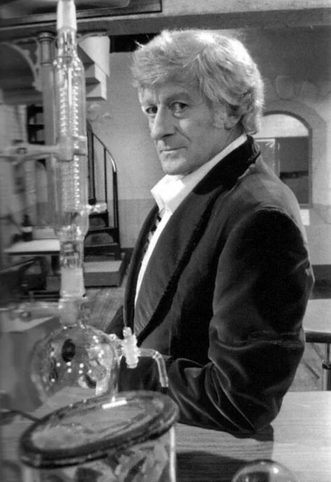 How did I never notice the Third Doctor's epic side-eye before? Third Doctor Who, Doctor Who Brigadier, Dr Who All Doctors, Third Doctor Jon Pertwee, Chris Eccleston, Third Doctor, All The Doctors From Doctor Who, 3rd Doctor, Paul Mcgann