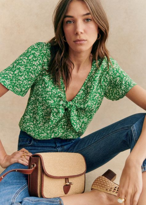 Eloine Blouse - Ecru - Recycled polyester - Sézane Viscose Blouse, Denim Suit, Knitwear Dress, Flowy Tops, Green Tops, Green Blouse, Red Blouses, Floral Shirt, Parisian Style