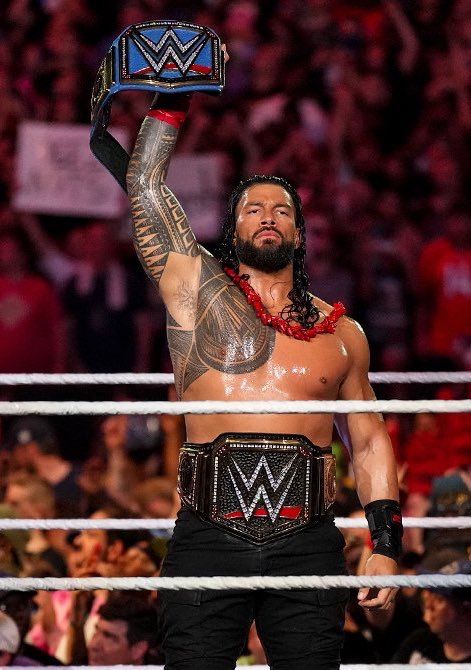 Roman Rings, Roman Reigns Tattoo, Usos Wwe, Kanan Jarrus, Roman Reign, Erron Black, Boys Poses, Roman Reigns Shirtless, Roman Reigns Smile