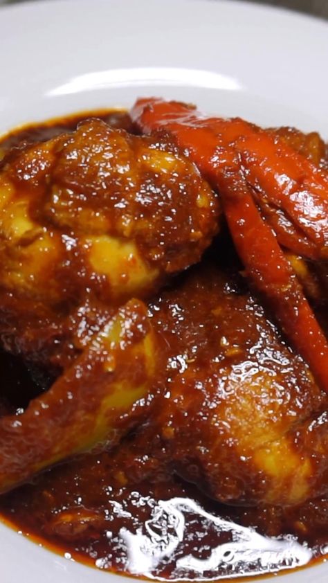 Malay Food Recipes, Ayam Masak Kicap, Spicy Soy Sauce, Beef Rendang Recipe, Malay Cuisine, Malay Recipes, Ayam Mentega, Yummy Videos, Chicken Masala Recipe