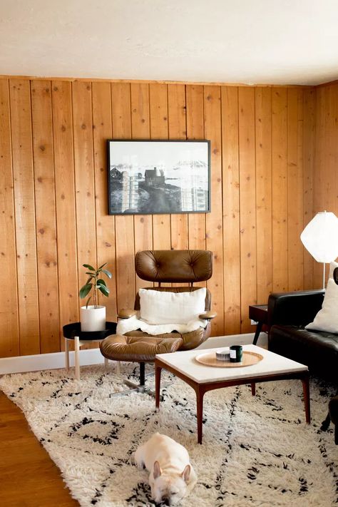 Knotty Pine Living Room Ideas, Knotty Pine Walls Makeover, Painting Knotty Pine Walls, Painted Knotty Pine Walls, Knotty Pine Living Room, Knotty Pine Decor, Knotty Pine Rooms, Wood Paneling Decor, Wood Paneling Living Room