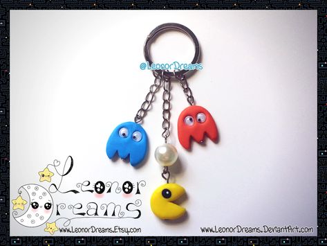 Polymer Clay Keychains, Keychains For Men, Retro Keychain, Mens Keychains, Pac Man, Clay Charms, Cute Crafts, White Pearl, Clay Earrings