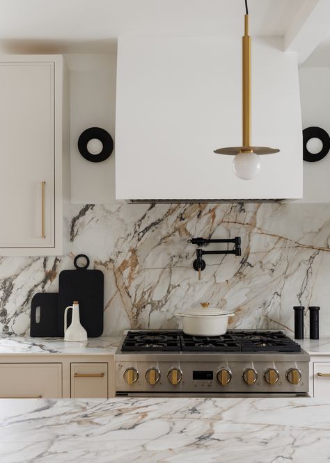 Bespoke Luxury Kitchen Manufacturing Arched Kitchen Hood, Backsplash Stove Accent, Plaster Kitchen Backsplash, Plaster Hood Kitchen, Kitchen Hoods Ideas, Plaster Hood Vent, Venetian Plaster Hood, Kitchen Stone Backsplash, Plaster Kitchen