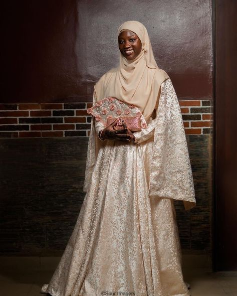 TAG YOUR FAVOURITE MUSLIM BRIDAL COMPANY 👰🏾👰🏾👰🏾👰🏾 Dress @7teen01brand Veil styling @7teen01brand Photography @spurimagery #nikah #hijabbride #nigerianmuslimbridals Wedding Dress Muslim Hijab Bride, Abaya Wedding Dress, Veil Styling, Bridal Abaya, Muslim Wedding Dress Hijab Bride, Event Dresses Classy, Muslim Veil, Wedding Dress Hijab, Black Marriage