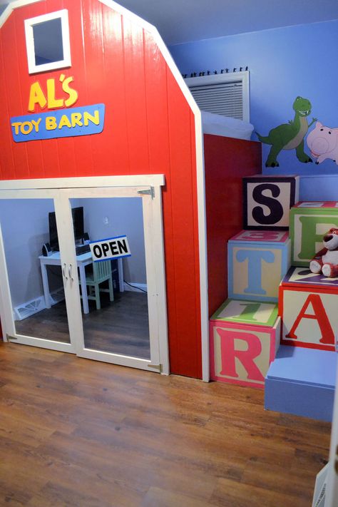 Toy Story Bedroom Ideas, Playhouse Loft, Playhouse Loft Bed, Toy Story Bedroom, Toy Story Nursery, Toy Story Room, Casa Disney, Deco Disney, Teenager Bedroom Boy