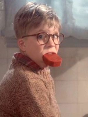 Aesthetic Christmas Movie Pictures, Christmas Story Wallpaper Iphone, Christmas Movie Photoshoot, Iconic Christmas Characters, Christmas Story Aesthetic, A Christmas Story Aesthetic, A Christmas Story Wallpaper, Vintage Pfps, Ralphie Christmas Story