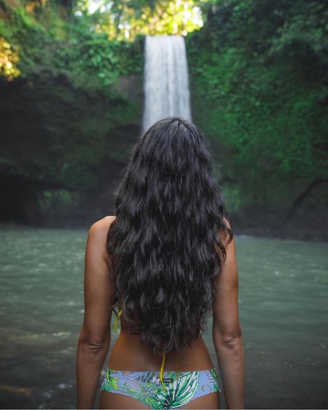 Sexiest Hair on Instagram: “🌊✨Wavy Baby✨🌊 Model: 🇦🇺 Australia @chiaresse  Portfolio: 📷 See all post 👉 #shchiaresse 📋: 💕 💕💕💕” Becky G Hair, Wavy Hair 2b, Long Natural Curly Hair, Wavy Curly Hair, Curly Hair Inspiration, Long Wavy Hair, Curly Hair Cuts, Hair Envy, Long Curly Hair