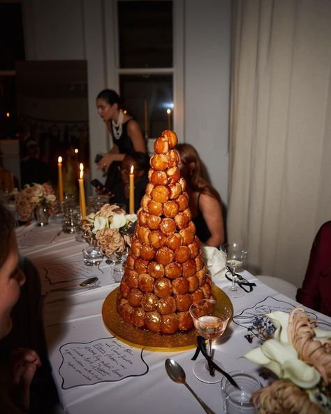 A CROQUEMBOUCHE, ‘OWN STUDIO’ MAGNUMS, CAVIAR and A CHAMPAGNE FUELLED DINNER…. What more could you ask for! With thanks to our incredible… | Instagram Dining Table Candles, Nye Dinner, Nye Decorations, Croquembouche, Champagne Party, Wedding 2025, Wedding Prep, Wedding Pins, November 2