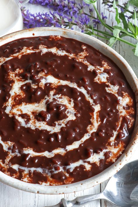 Champorado Recipe, Filipino Food Party, Champurrado Recipe, Sweet Porridge, Foxy Folksy, Filipino Breakfast, Pinoy Dessert, Cocoa Powder Recipes, Filipino Food Dessert