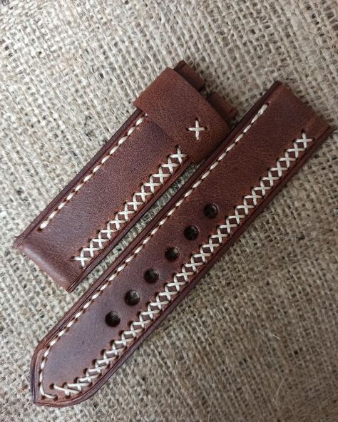 Handmade Watch Strap, Leather Craft Projects, Leather Diy Crafts, Nato Strap, Leather Watch Band, Leather Art, Watch Straps, Leather Watch Strap, Leather Projects