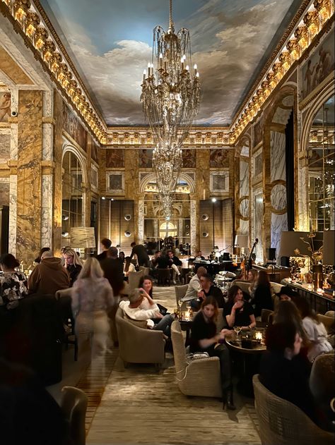 Parisian Bar, George V Paris, Shangri La Paris, Paris Bars, The Ritz Paris, Ritz Hotel, Vaux Le Vicomte, Ritz Paris, Rosewood Hotel