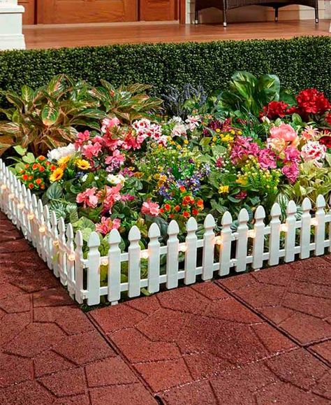 20 Ideas de cercas decorativas - Dale Detalles Picket Fence Garden, Picket Fence Panels, White Picket Fence, Front Lawn, Fence Ideas, Garden Borders, Picket Fence, Garden Fencing, Lawn Decor